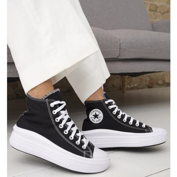 Converse Women's 11 Black Chuck Taylor All Star Move Platform Sneakers LE4-13 - Picture 1 of 7
